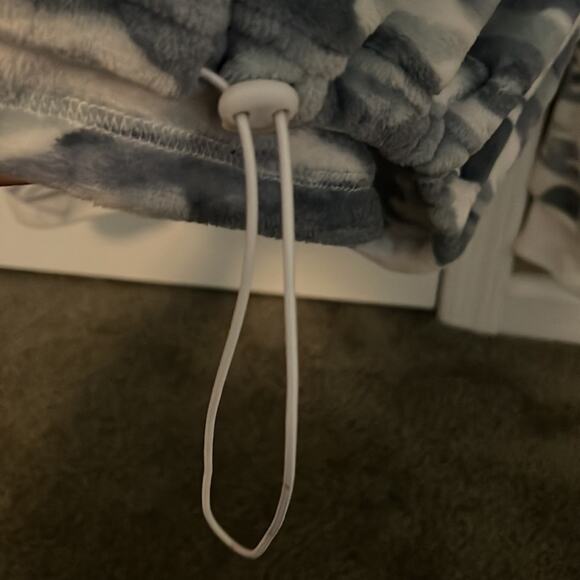 Fifth Sun Soft Blue Ice Camo Women’s Sweater with Drawstring hem. Large - Picture 2 of 5